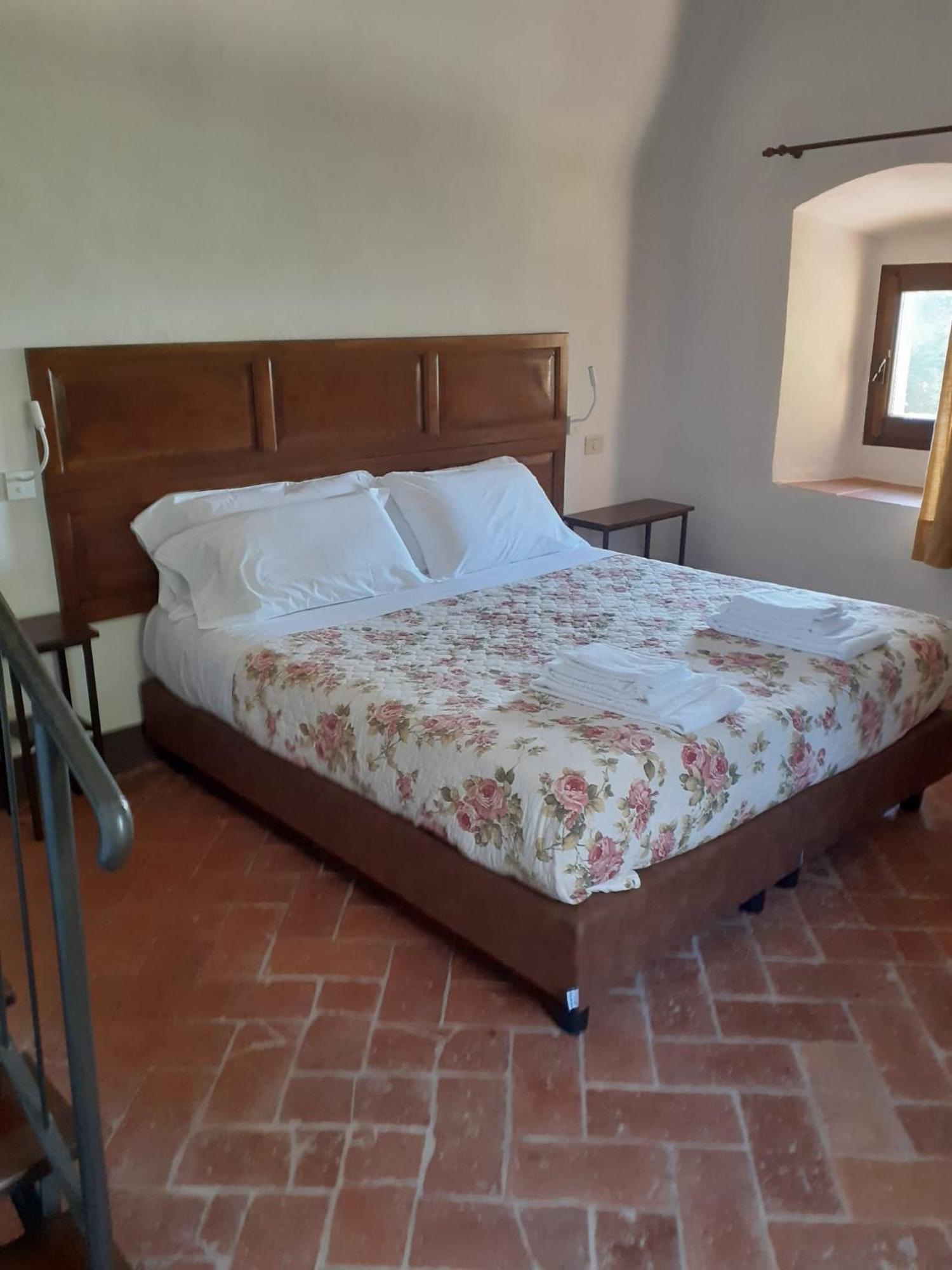 הוילה פיינצה Monastero Sant'Anna In Camprena מראה חיצוני תמונה